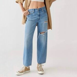 NWT Levi’s Baggy Dad Jeans 25 In The Middle Blue Distressed Relaxed Mid Rise